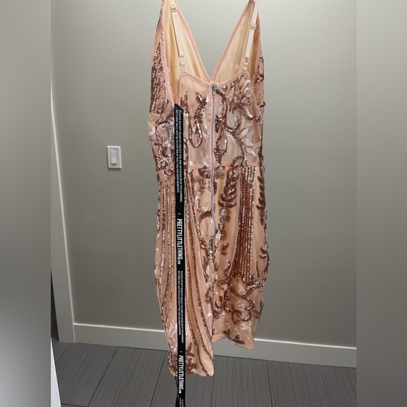 Pretty Little Thing short dress - Picture 4 of 5